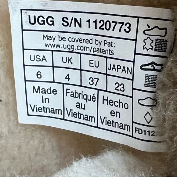 UGG Women's Harrison UGGplush Cuff Buckle Detailed Boots US6 Black $170 - Picture 5 of 8